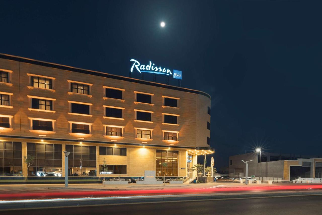 Radisson Blu Hotel, Buraidah Exterior photo