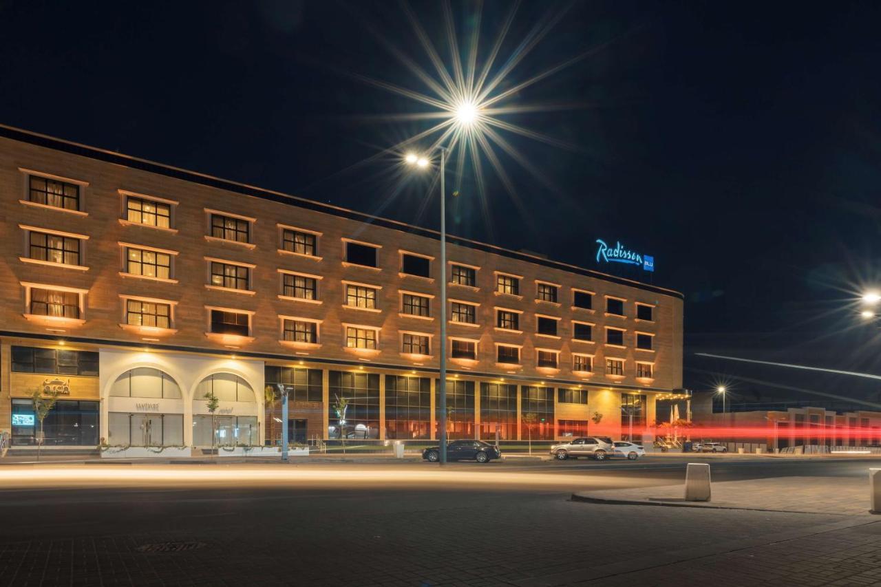 Radisson Blu Hotel, Buraidah Exterior photo